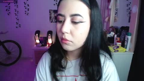 Snapshot of sunset_pienk chatting on 01-14-26, 05:24 Sunset online show from 01-14-26, 05:24