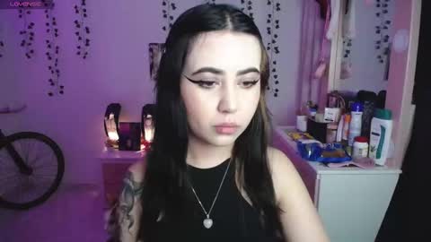 Snapshot of sunset_pienk chatting on 01-18-26, 07:34 Sunset online show from 01-18-26, 07:34