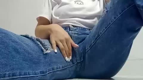 Annie online show from 12-02-24, 01:25