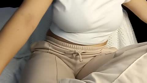 Annie online show from 03-09-25, 08:42