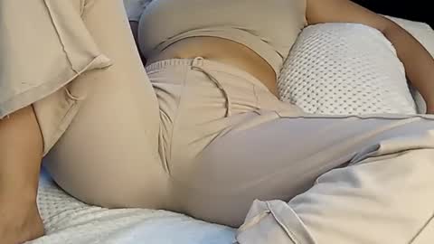 Annie online show from 03-10-25, 08:12