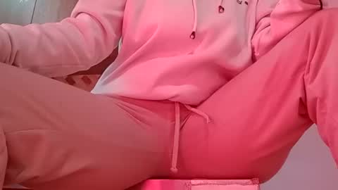 Annie online show from 12-04-25, 04:48