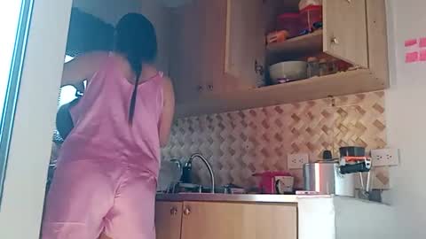 Annie online show from 02-10-26, 04:11