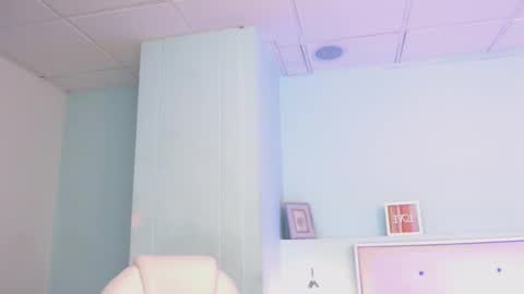 Snapshot of sunshine_gh1 chatting on 03-11-25, 06:19 Sunshine online show from 03-11-25, 06:19