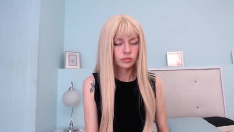 Snapshot of sunshine_gh1 chatting on 09-26-25, 04:22 Sunshine online show from 09-26-25, 04:22