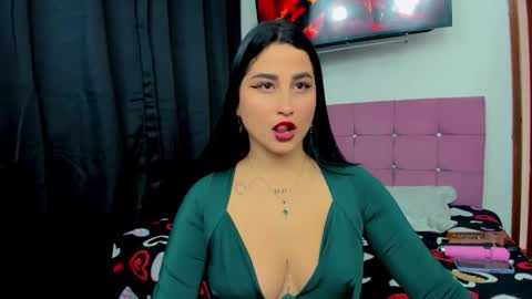 Andrea Rodriguez online show from 09-10-25, 07:03