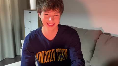 Snapshot of sunshinealex chatting on 09-19-25, 02:40 sunshinealex online show from 09-19-25, 02:40