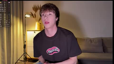 Snapshot of sunshinealex chatting on 09-28-25, 02:06 sunshinealex online show from 09-28-25, 02:06