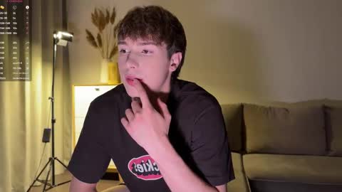 Snapshot of sunshinealex chatting on 10-02-25, 01:56 sunshinealex online show from 10-02-25, 01:56