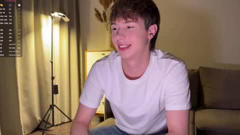 Snapshot of sunshinealex chatting on 10-08-25, 01:25 sunshinealex online show from 10-08-25, 01:25