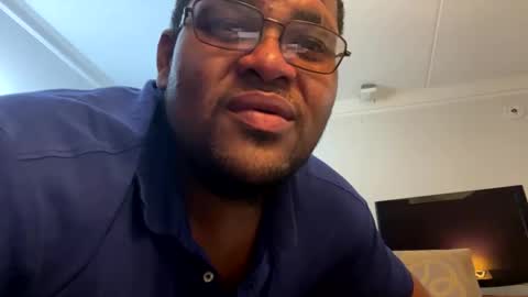 WATCHMEMAKEYOUCUM online show from 05-13-26, 06:33
