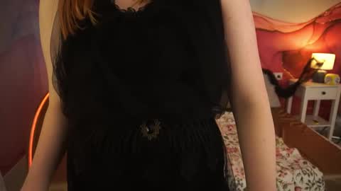 Lola online show from 10-25-25, 09:53