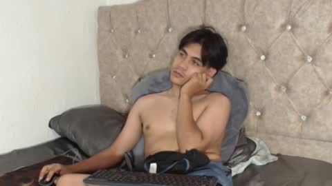 Snapshot of super_cute1 chatting on 12-01-25, 04:45 super_cute1 online show from 12-01-25, 04:45