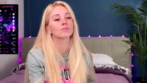 Snapshot of super_peach_stream chatting on 12-15-24, 12:38 ANNApvt open full info in bio online show from 12-15-24, 12:38