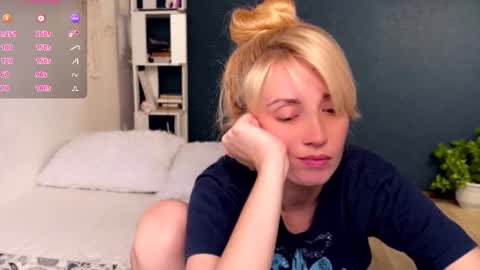 Snapshot of super_peach_stream chatting on 10-13-25, 04:29 ANNApvt open full info in bio online show from 10-13-25, 04:29