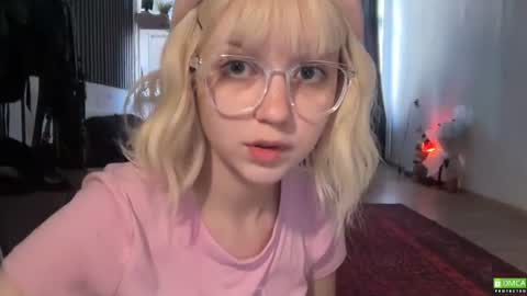 Snapshot of super_pixie chatting on 07-25-26, 12:58 super_pixie online show from 07-25-26, 12:58