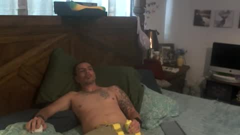 Snapshot of superd512 chatting on 10-30-25, 03:46 Guero Cash online show from 10-30-25, 03:46