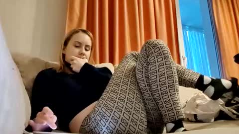 Snapshot of supereasyx chatting on 01-18-25, 12:04 Annie online show from 01-18-25, 12:04