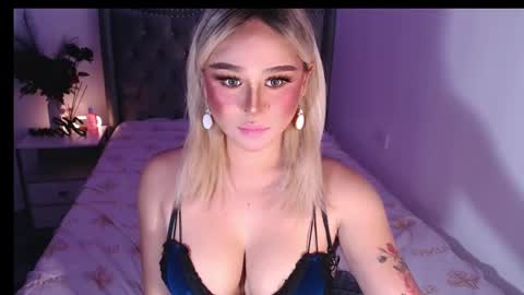 Snapshot of superh0tangelxx chatting on 01-24-25, 01:56 CARMINA online show from 01-24-25, 01:56