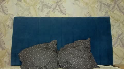 Una online show from 12-21-24, 05:47