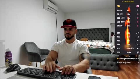 Snapshot of supermanboyxxl chatting on 10-09-25, 06:00 supermanboyxxl online show from 10-09-25, 06:00