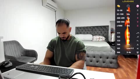 Snapshot of supermanboyxxl chatting on 10-15-25, 05:51 supermanboyxxl online show from 10-15-25, 05:51