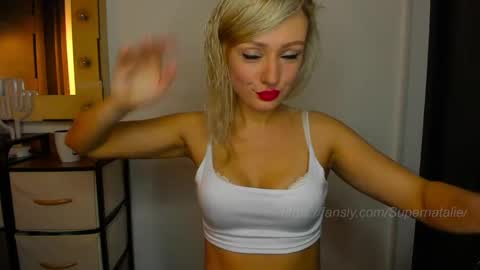 Snapshot of supernatalie chatting on 05-05-26, 10:40 Natalie online show from 05-05-26, 10:40