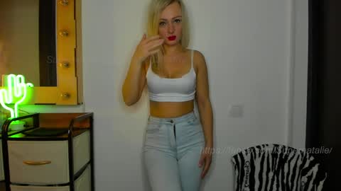 Snapshot of supernatalie chatting on 05-10-26, 06:35 Natalie online show from 05-10-26, 06:35