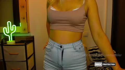 Snapshot of supernatalie chatting on 06-14-26, 05:48 Natalie online show from 06-14-26, 05:48