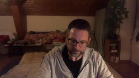 supersquirrel81 online show from 12-18-25, 05:19