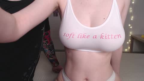 Snapshot of superstar090 chatting on 02-06-25, 07:13 Katy Vladislav online show from 02-06-25, 07:13