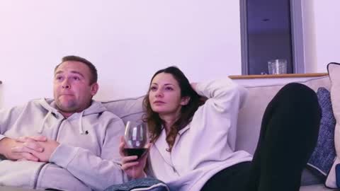 Jade  Tom online show from 10-26-25, 09:10