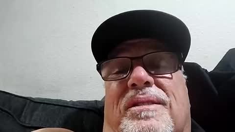 surfdude777888 online show from 03-05-25, 11:49