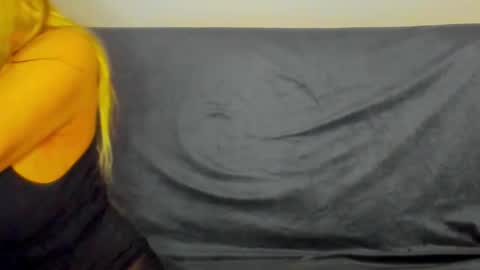 surikiss online show from 10-19-25, 01:17