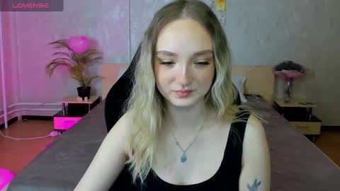 Snapshot of susan__clark chatting on 02-17-25, 12:43 Annie online show from 02-17-25, 12:43