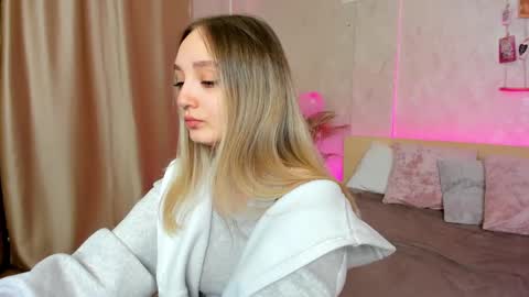 Snapshot of susan__clark chatting on 02-18-25, 12:59 Annie online show from 02-18-25, 12:59