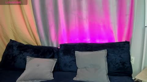 Snapshot of susan__clark chatting on 03-07-25, 01:31 Annie online show from 03-07-25, 01:31