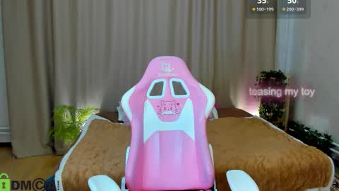 Snapshot of susan__clark chatting on 09-21-25, 12:23 Annie online show from 09-21-25, 12:23