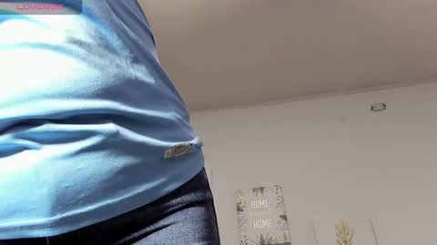 Snapshot of susan_sexymilf chatting on 10-08-25, 12:14 Susan online show from 10-08-25, 12:14