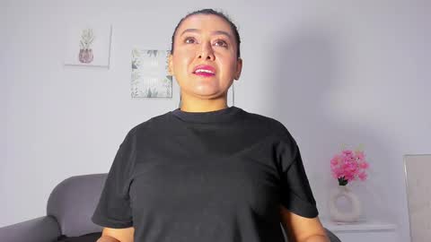 Snapshot of susan_sexymilf chatting on 10-17-25, 11:46 Susan online show from 10-17-25, 11:46