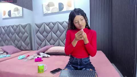Snapshot of susana_sanchezz chatting on 03-18-26, 11:57 susana_sanchezz online show from 03-18-26, 11:57