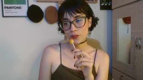 Snapshot of susana_w chatting on 10-17-25, 09:50 susana_w online show from 10-17-25, 09:50