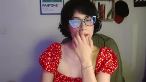 Snapshot of susana_w chatting on 11-27-25, 10:45 susana_w online show from 11-27-25, 10:45