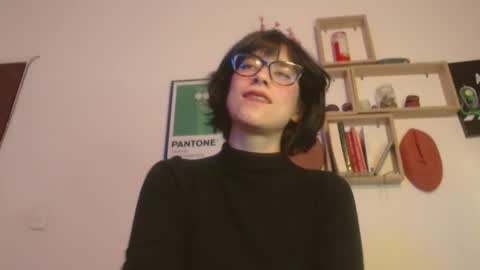 susana_w online show from 12-22-25, 10:18