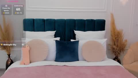 Susan online show from 11-10-25, 01:32