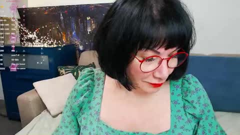 Snapshot of susanflower chatting on 02-12-25, 06:08 Susan online show from 02-12-25, 06:08