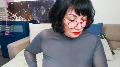 Snapshot of susanflower chatting on 02-19-25, 09:17 Susan online show from 02-19-25, 09:17