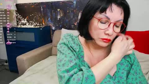 Snapshot of susanflower chatting on 03-12-25, 10:16 Susan online show from 03-12-25, 10:16