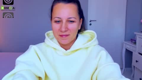 SusanJewel online show from 09-18-25, 06:37