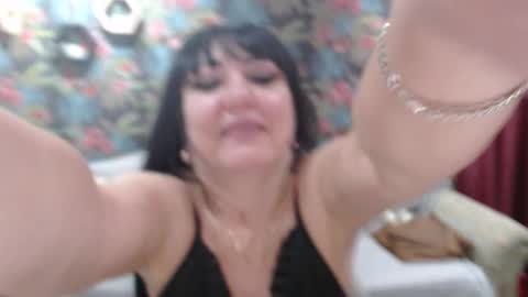 SusanLaNice online show from 10-04-25, 10:02